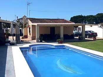 Chalet con piscina privada en Chiclana